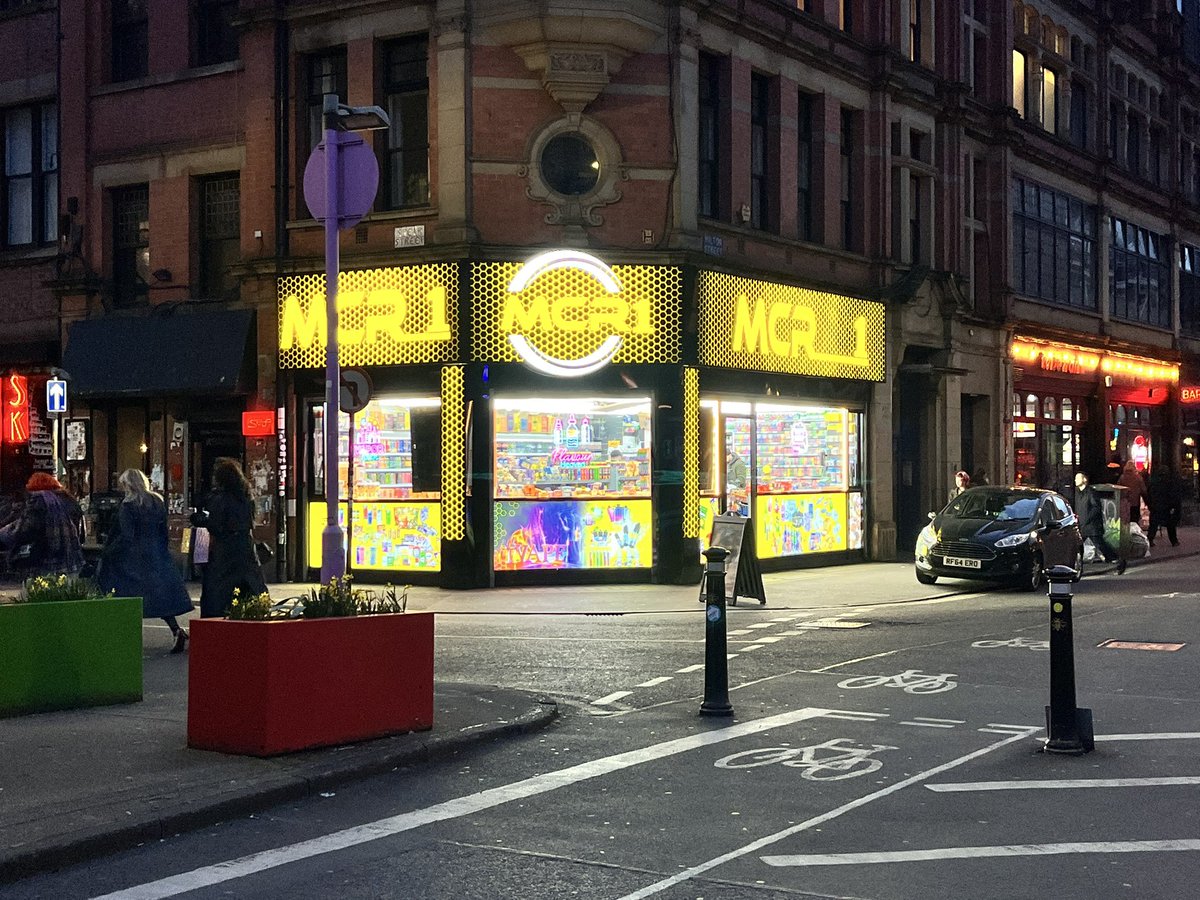 simon crosse tweet media