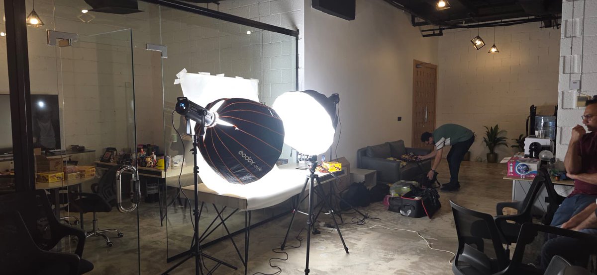 xpressmtg's tweet photo. Turning our office into a studio last night 📸
A photo session inside our workspace lights, cameras, creativity, and a lot of energy. Sometimes the best productions happen where the team already feels at home.

#BehindTheScenes #TeamWork #CreativityInAction
#ksa #uae #kuwait #gcc https://t.co/QDO3isWgjb