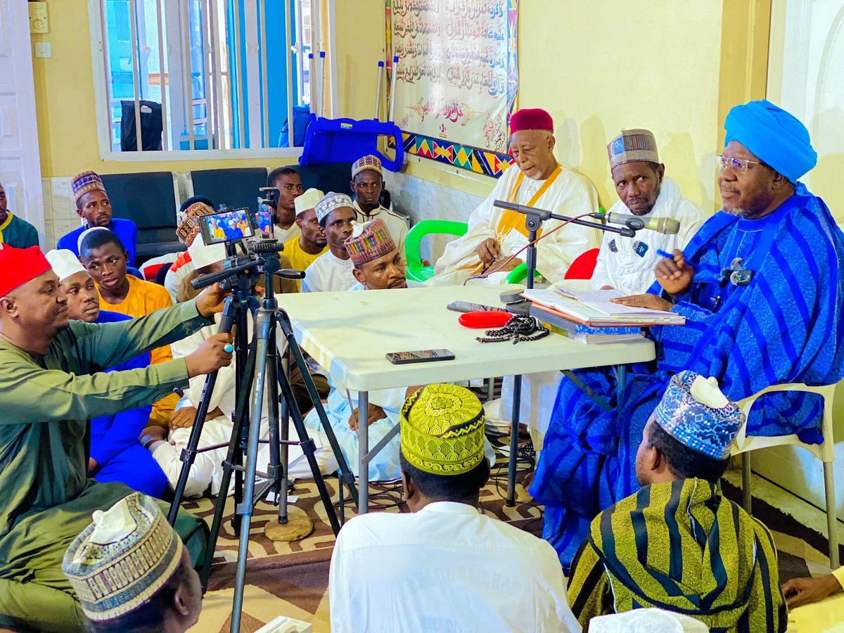 Maidiwanigroup's tweet photo. ALHAMDU LILLAH: TAFSIR NA RAMADAN 1447/2026 RANA TA 25

Yadda Shehu Isma’ila Umar Almaddah (Mai Diwani) ya gabatar da zaman Tafsirin Alkur’ani Mai Girma na watan Ramadan  1447/2026, a Zawiyyar Ahlul Faidhati Mai Diwani Group,  Sabon Gari, Tudun Wada Kaduna.

Yau Laraba 11/3/2026 https://t.co/IB5h3dsc8m