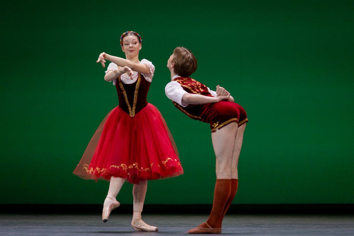 prevaleo's tweet photo. #ballet https://t.co/6pUTFSlVuT