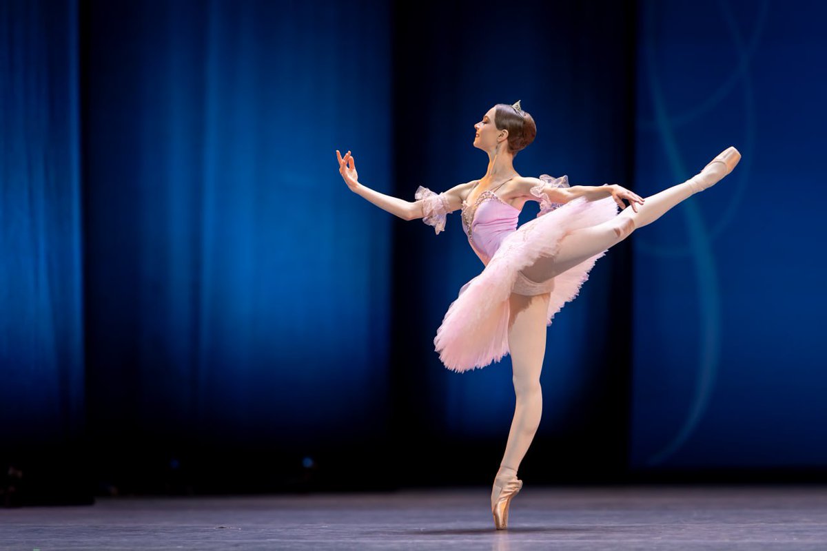 prevaleo's tweet photo. #ballet https://t.co/6pUTFSlVuT