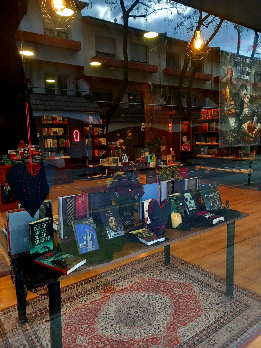 Derry Books tweet media