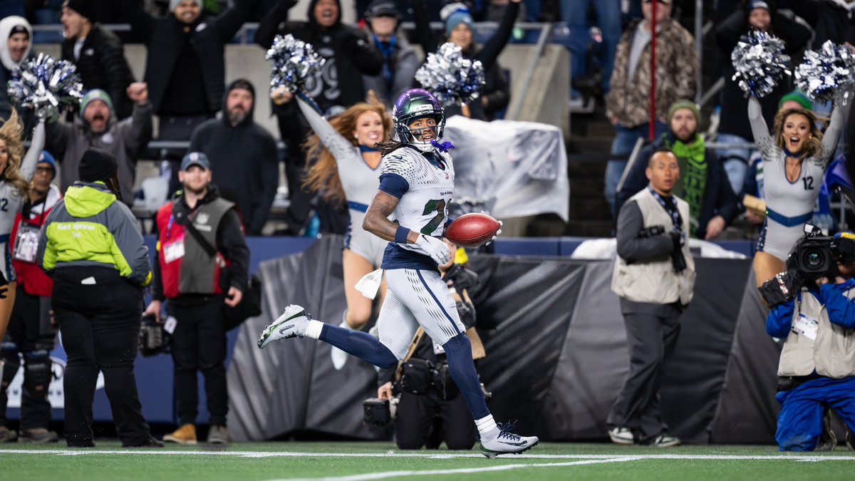 Seahawks's tweet photo. Speed secured. @RashidShaheed 

More photos » https://t.co/F2xc0kBMw9 https://t.co/X699jgHLCy