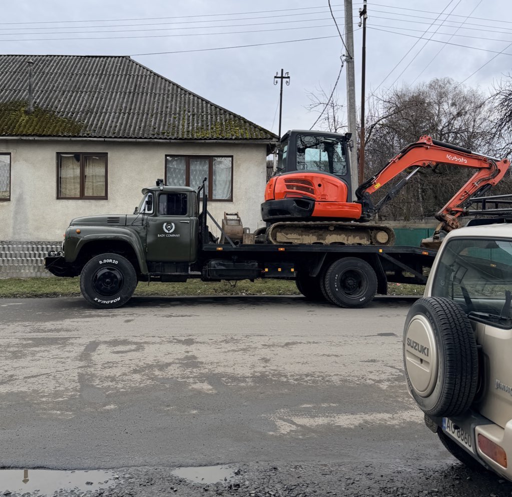 Лопушанська Білка tweet media