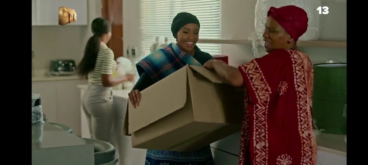 SindiOmuhle's tweet photo. Yhuu! The amount of love the aunt shows to Siyolise is wonderful. I love that for them. #InimbaS2 #Inimbamzansi https://t.co/Rnk2PhBuRr