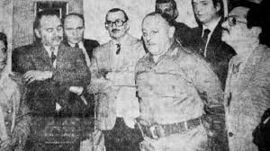 En la Plaza de Mayo desde 1981, cuando las organizaciones de Derechos Humanos eran eso y no quioscos kirchneristas.
Nunca firmé decretos de aniquilación, ni me reuní con represores, ni apreté gente con la 1050, ni apoyé la autoamnistía, ni me opuse a la Conadep, ni sancioné