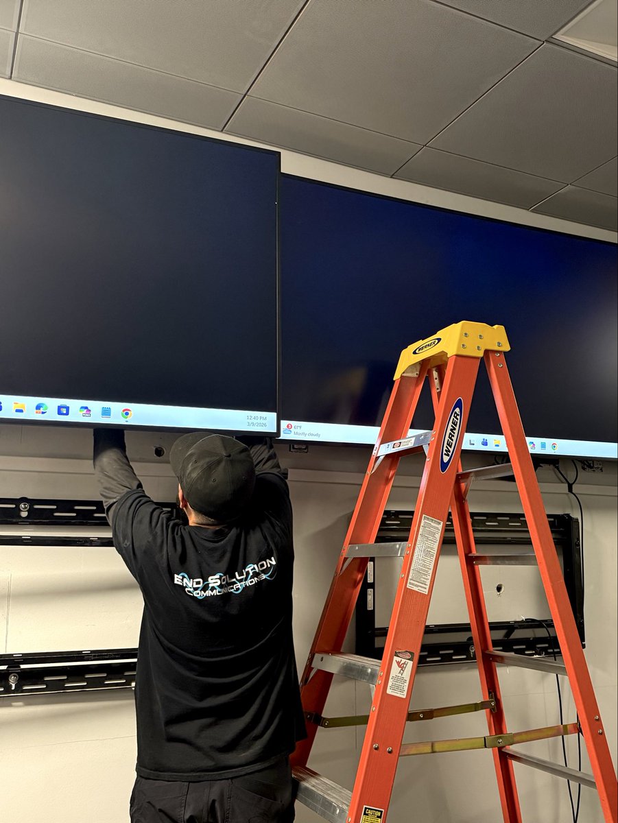 EndSolutionComm's tweet photo. Another project underway in North Phoenix. 

#EndSolutionCommunications #DataCenter #LowVoltage #PhoenixAZ #Infrastructure https://t.co/xxwB77Zmvl