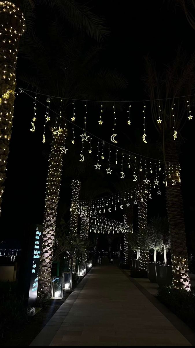 "اللهم اجعلني في المكان الذي تعلم أنه مكاني، لا برغباتي ولا بأحلامي، ولا بسعي خطواتي ولا باجتهادي، ولكن بحسن تدبيرك، ولطف قضائك، وخير اختيارك لي."
#اللهم_بلغنا_ليلة_القدر
#مساء_الخير_والسعادة