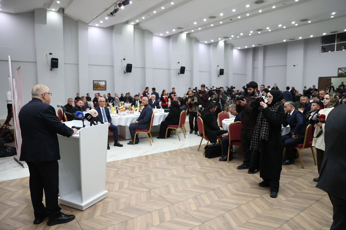 Milli Savunma Bakanımız Sn. Yaşar Güler, Valimiz Sn. <a href="/Valiavnicakir/">Avni Çakır</a> ve İl Başkanımız Sn. <a href="/MelikEmre1/">Melik Emre</a> ‘nin katılımlarıyla, Valiliğimiz tarafından düzenlenen iftar programında şehit ailelerimiz, gazi ailelerimiz ve kahraman gazilerimizle bir araya geldik. 

Ramazan ayının manevi