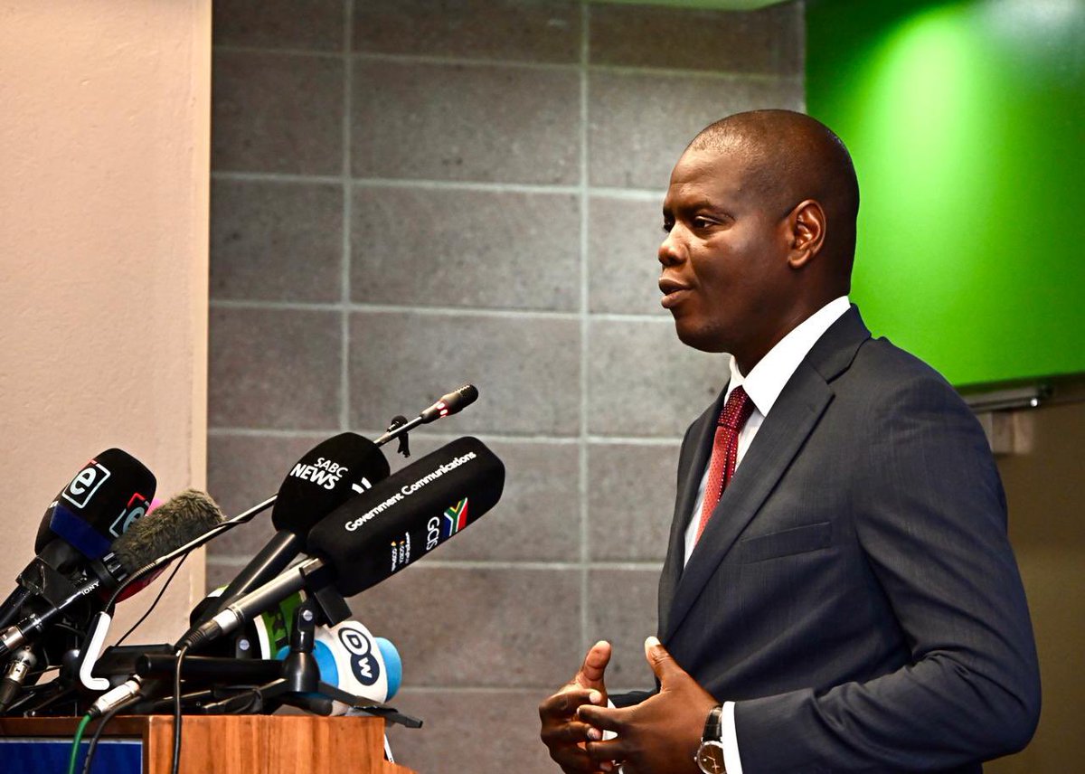 DIRCO_ZA's tweet photo. Minister Lamola was supported by the Director-General of DIRCO, Mr Zane Dangor and the Acting Chief of State of Protocol, Mr Clayson Monyela.
#DIRCOMediaBriefing
#ForeignPolicy https://t.co/vyzw6FOlyw