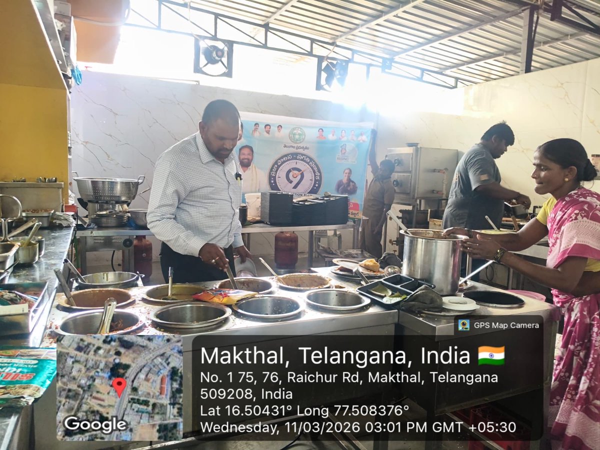 CommisionerMak1's tweet photo. Inspection the hotels &amp; restaurant kitchens told the owner's to maintain clean and also inspected the public toilet's 
#PrajaPalanaPragatiPranalika99daysactionplan #swachhsurvekshan2025 #TelanganaRising2047
@cdmatelangana
@TelanganaCMO
@collector_nrpt https://t.co/e0Tn2J1fVu