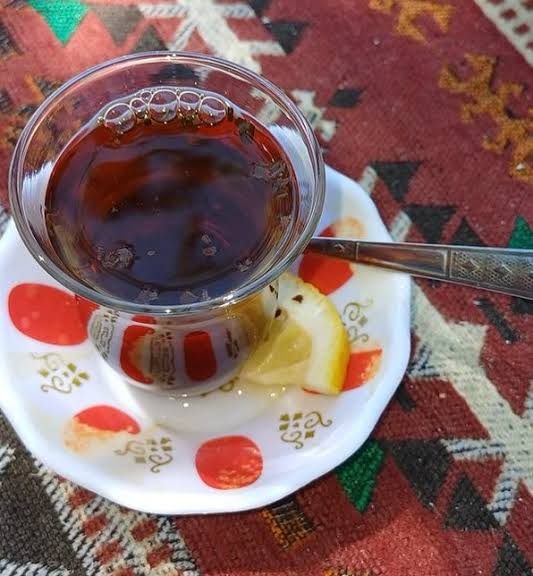 tv_dadas_'s tweet photo. Erzurumda ambu çayın cinsiyeti olaydi kesin gız olurdi.  Biraz ilgilenme hemen soyir devamsız😂😂 https://t.co/GxQ6pFUUUh