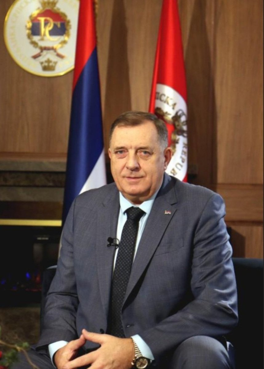 Što ga više napadaju pojedini odbornici, poslanici, načelnici ili gradonačelnici, političari, analitičari i stručnjaci, Milorad Dodik je svakim danom sve jači i jači... Svojom vizijom i mudrim političkim potezima bar tri koraka je uvijek ispred svih političkih protivnika...❤️💙🤍