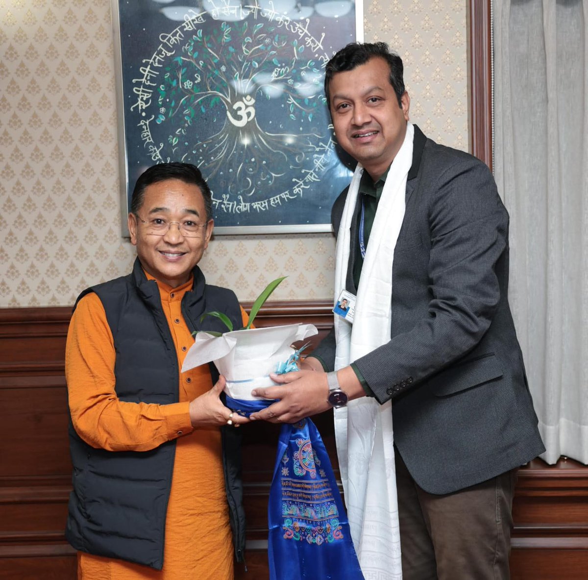 manassarma's tweet photo. It's an absolute honour to meet Hon'ble Chief Minister of Sikkim Shri Prem Singh Tamang - Golay sir tonight at his official residence in Gangtok tonight along with visiting PIB media team from Meghalaya.  Gratitude to Hon'ble CM and his team for the wonderful hospitality. https://t.co/FbNT4OeSMp