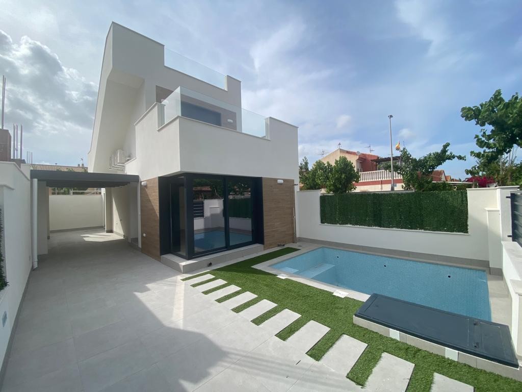 BroklaRealty's tweet photo. Market Alert: Residencial Olivo del Mar  🇪🇸
💰 419,900€ 
🏗️ March 2027 Delivery 
☀️ Solar Power Included 
🏊 Private Pool + Solarium + Summer Kitchen 
📍 Prime Los Alcázares location

https://t.co/5dc8oDDohc

#SpainRealEstate #LosAlcazares #LuxuryVillas #Murcia #Investment2026 https://t.co/vzxvYxJlk5