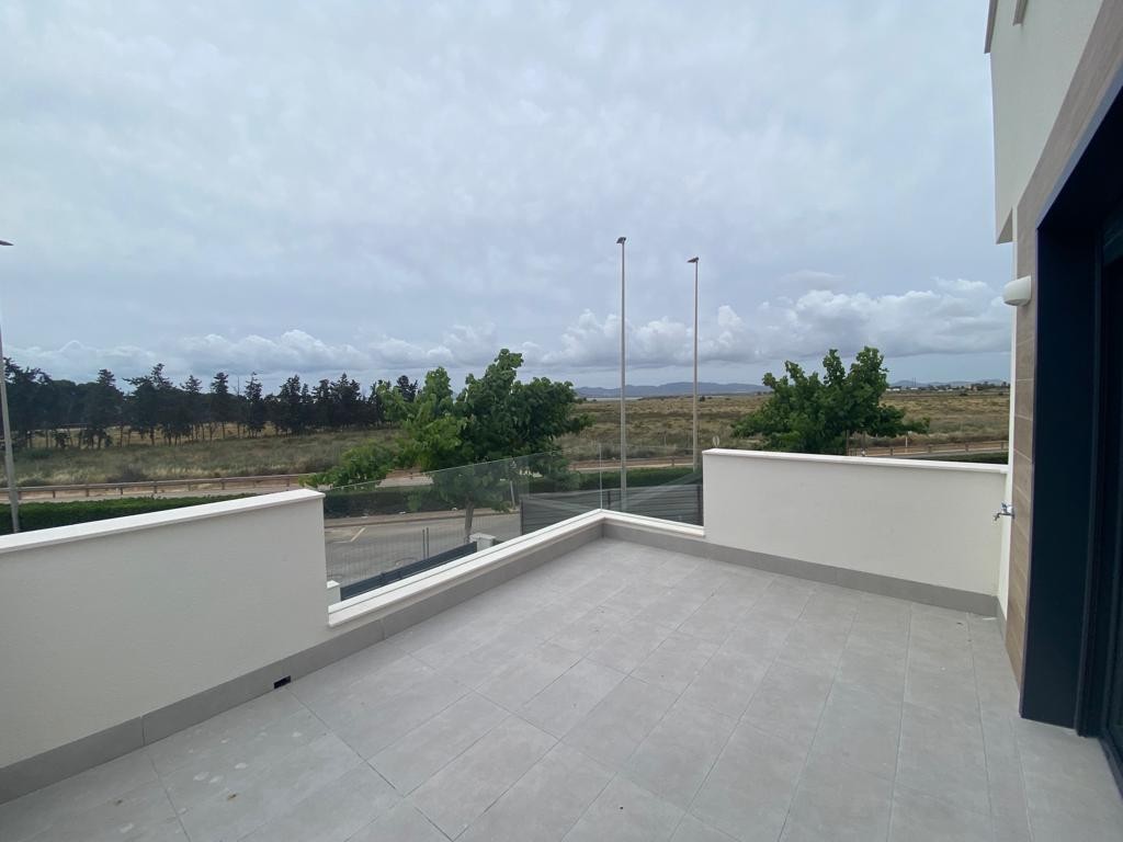 BroklaRealty's tweet photo. Market Alert: Residencial Olivo del Mar  🇪🇸
💰 419,900€ 
🏗️ March 2027 Delivery 
☀️ Solar Power Included 
🏊 Private Pool + Solarium + Summer Kitchen 
📍 Prime Los Alcázares location

https://t.co/5dc8oDDohc

#SpainRealEstate #LosAlcazares #LuxuryVillas #Murcia #Investment2026 https://t.co/vzxvYxJlk5