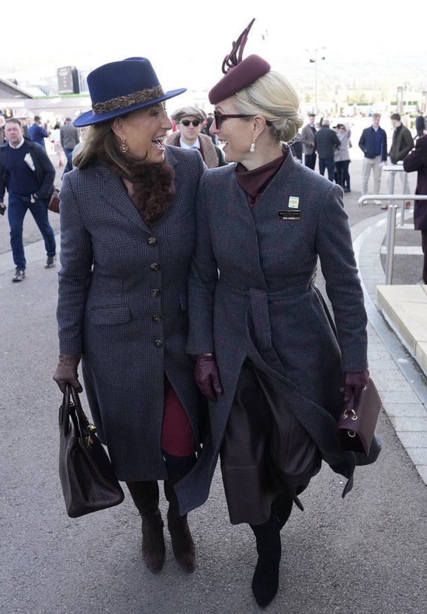 Canellecitadelle tweet media