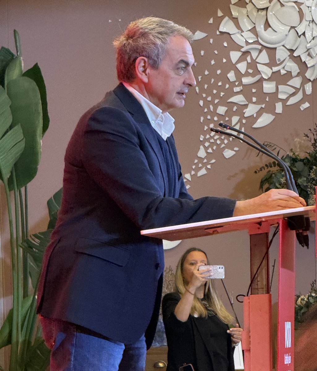 Cris García Casado tweet media