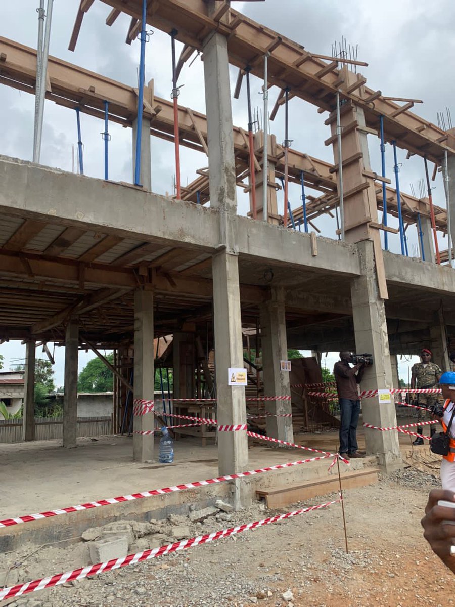 Franceaugabon's tweet photo. 📚Visite, avec madame la ministre de ĺ’education nationale et M. @FabriceMauries, des chantiers éducatifs réalisés dans le cadre du Projet d’Investissement dans le Secteur de l’Éducation @PISEGabon, avec le soutien financier de l’Agence française de développement 🇫🇷. https://t.co/ZqC1B1VTS8