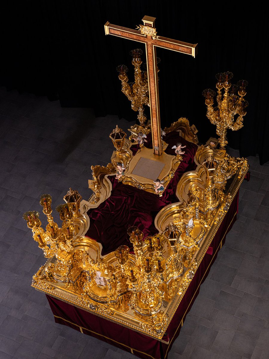 El Amor ha sido revelado.
Así es el nuevo trono del Cristo del Amor.

#CofradíasMLG