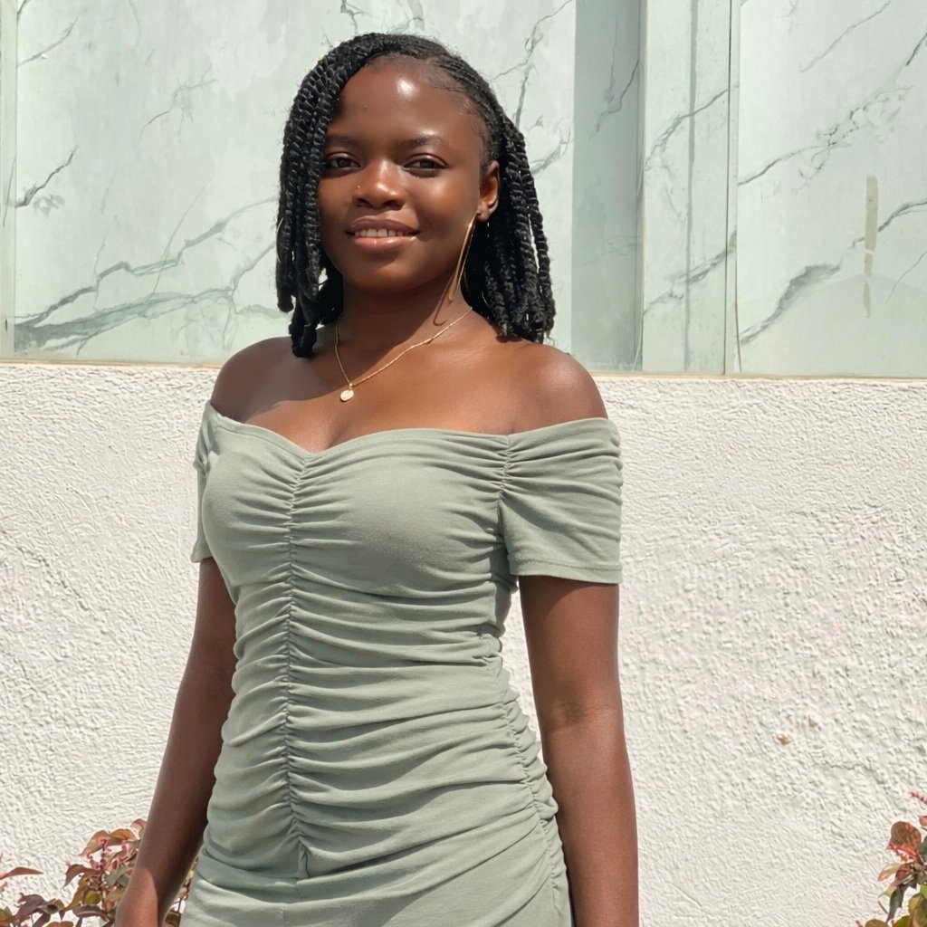 Vivianteddi's tweet photo. #NewProfilePic https://t.co/L2zMXmnY92