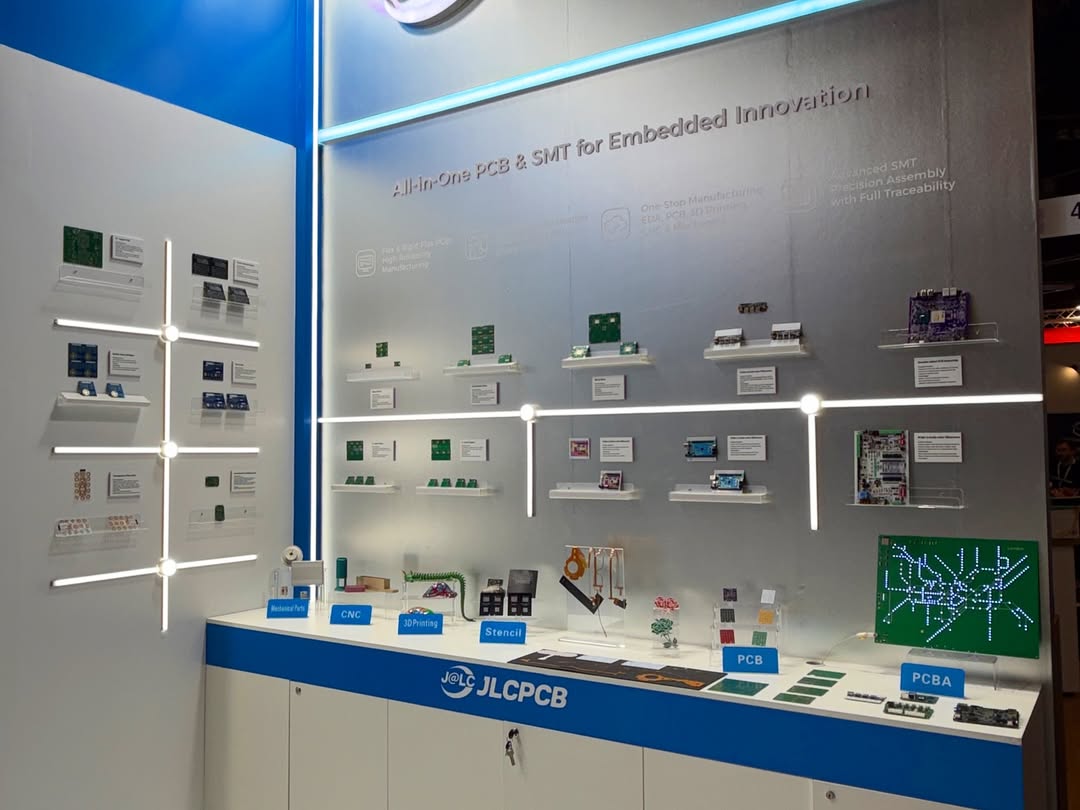 JLCPCB_ES's tweet photo. ¡Qué gran ambiente en @embedded_world 2026!🙌  Un placer ver a tantos ingenieros y profesionales visitarnos para conocer nuestras soluciones de fabricación de PCB, ensamblaje SMT rápido y prototipado de hardware.  
 ¿Aún no nos has visitado?  ¡Te esperamos! 
📍Stand 4-458 #ew2026 https://t.co/5ilUKGGGEl