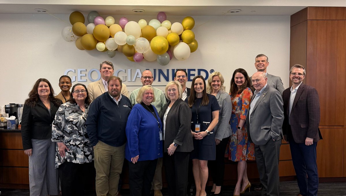 theleagueofcus's tweet photo. Yesterday, some of our team had the opportunity to celebrate Cindy Connelly, SVP of Governmental Influence and Outreach at @GAUnitedCU, as she begins her well-deserved retirement. π
Thank you, Cindy, for your decades of leadership, passion, and commitment. #CULeadership https://t.co/5e8WAs4z3y