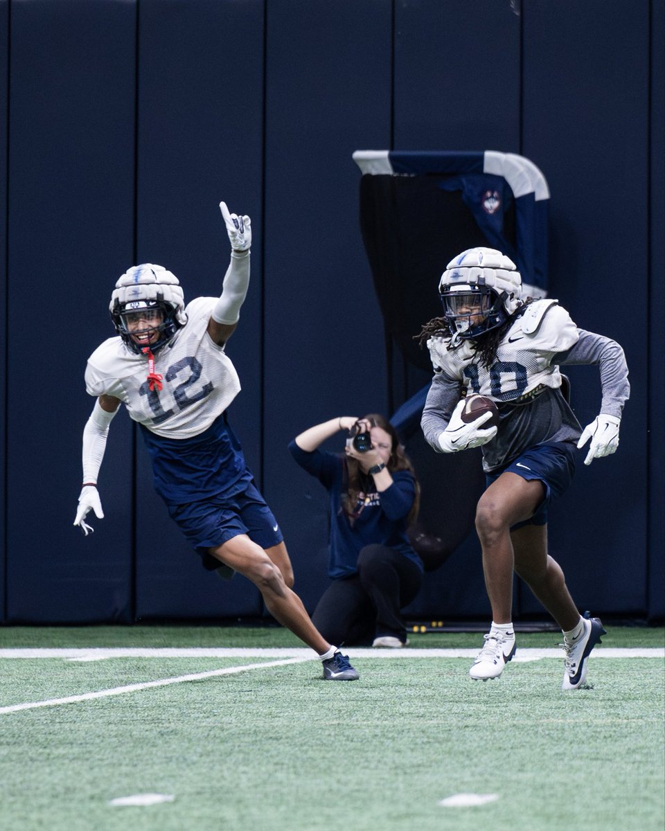 UConn Football tweet media