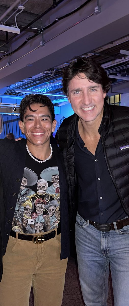 aldocazav's tweet photo. @Indirectas_Tuit Con el ex primer ministro de Canadá Justin Trudeau. https://t.co/AEd5wqDWCQ