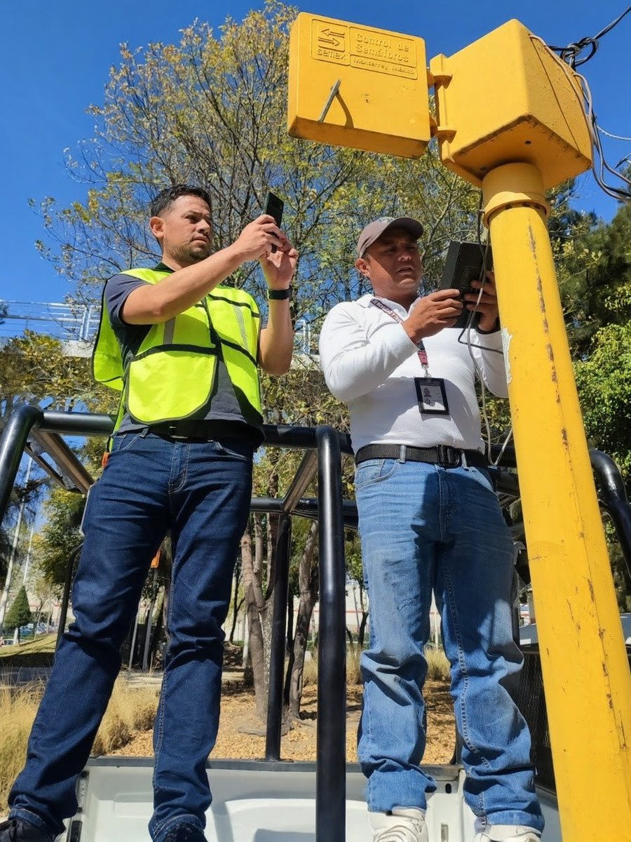 PATINOROMERO's tweet photo. En el Gobierno de Puebla, como Jefe de Departamento trabajo con la convicción de transformar nuestro estado bajo el liderazgo del Gobernador @armentapuebla_. Desde la @MTGobPue , impulsamos una movilidad humana, moderna y eficiente.
#PorAmorAPuebla https://t.co/vgwpOOSPB0