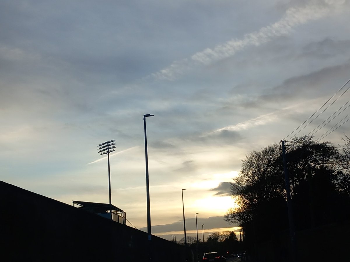 djtgoodie's tweet image. Must be gearing up for bad weather very soon across Ireland...
#Geoengineering #WeatherModification #WeatherWarfare #DimTheSun #ChemicalSkies