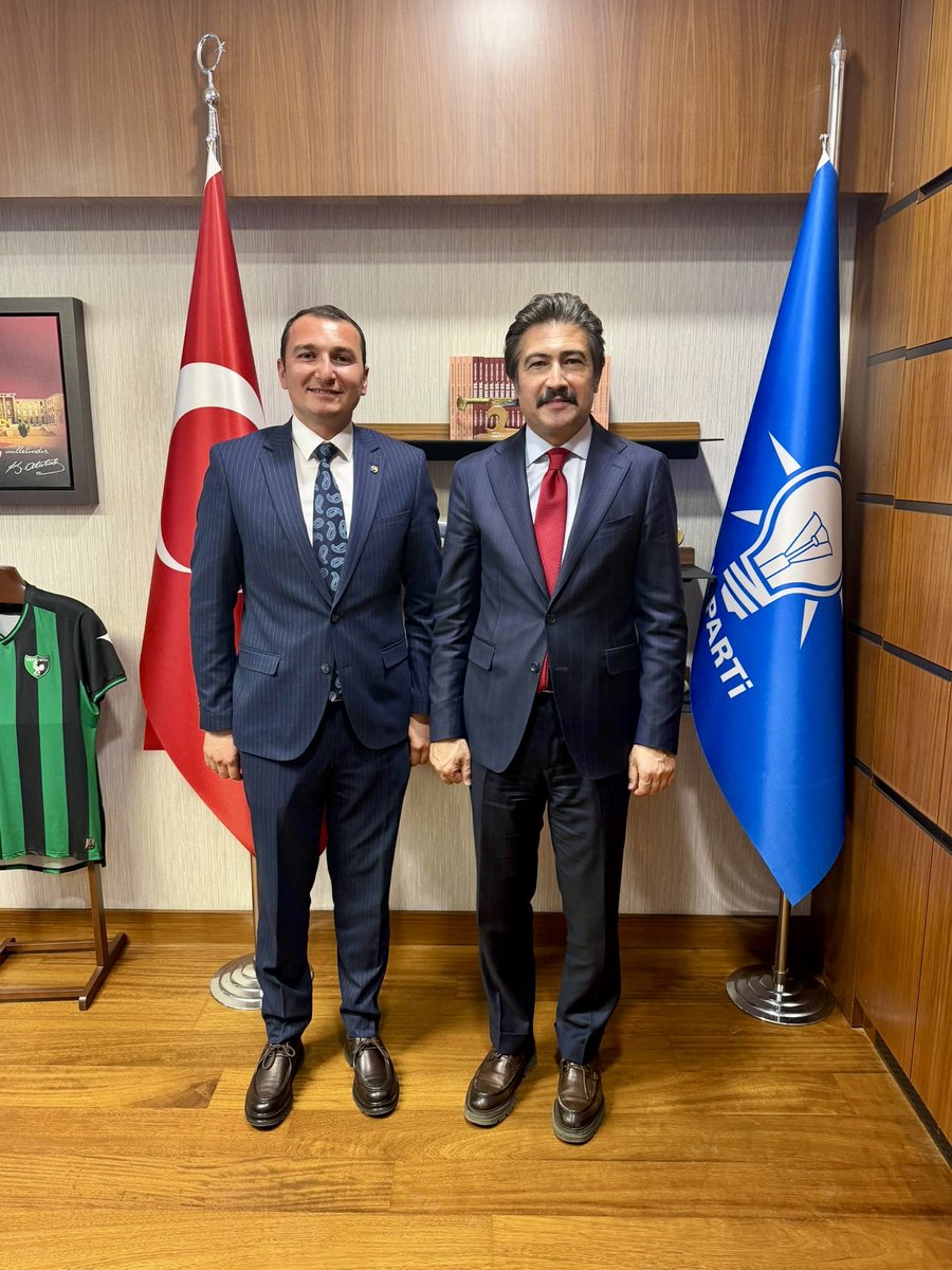 bekircakir20's tweet photo. AK Parti Genel Başkan Yardımcımız Sn. Nihat Zeybekci’yi AK Parti Genel Merkezimizde, Milletvekillerimiz Sn. Şahin Tin ve Cahit Özkan’ı ise Gazi Meclisimizde ziyaret ettik. Nazik misafirperverlikleri için kendilerine teşekkür ediyorum.🇹🇷

@ZeybekciNihat 
@sahin_tin 
@avcahitozkan https://t.co/uQEQk5cgkL