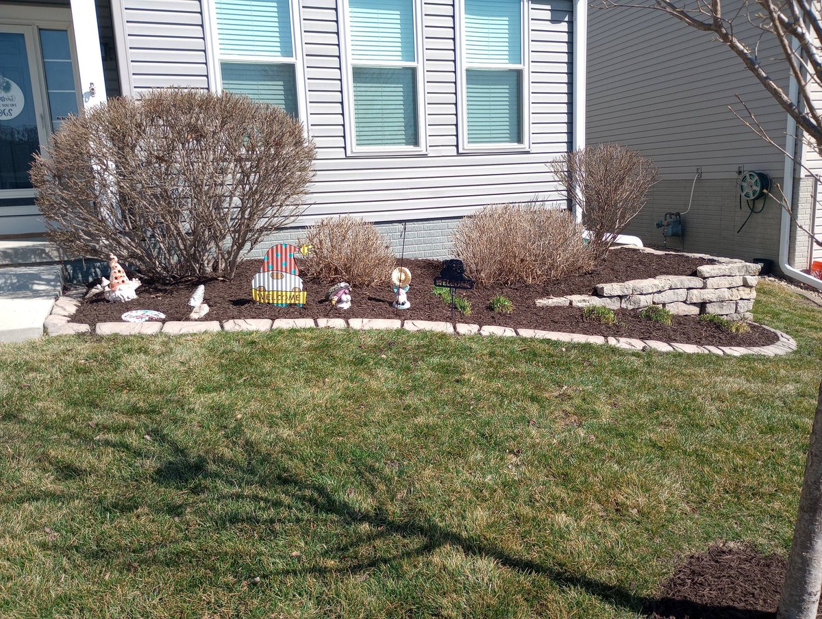 julzabovebeyond's tweet photo. Take back your weekends and keep up with the Joneses by leaving the dirty work to us. We offer comprehensive lawn and landscape services tailored for busy individuals and families. https://t.co/Z8O0b1azFj