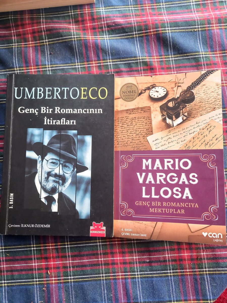 İki büyük üstattan, başlıkarı sanki birbirlerine cevapmış gibi zaman, mekan, karakter ve üslup üzerine akıl açıcı deneyimlerle, fikirlerle ve yöntemlele dolu iki leziz kitap. Not: yazmakla ilgili ilaç değiller..