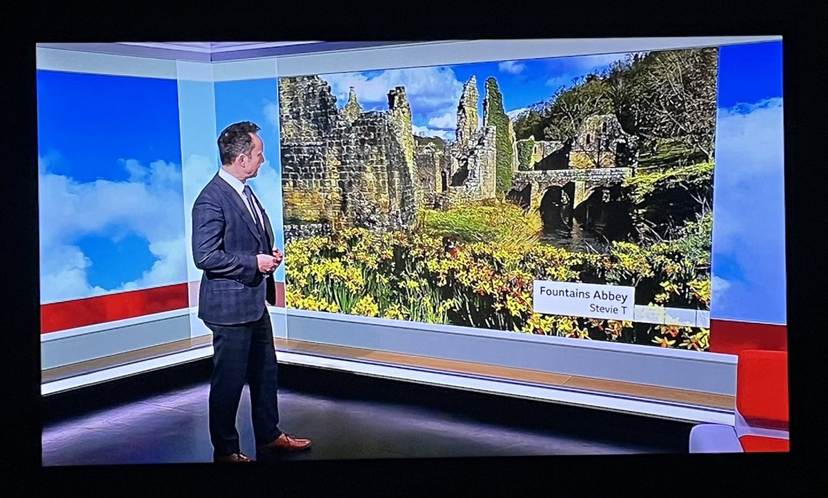 Steve7Best7's tweet photo. @Hudsonweather no idea who’s photo this is but it’s not mine Paul lol I’ve not been to fountains Abbey https://t.co/at6BHWL2bB
