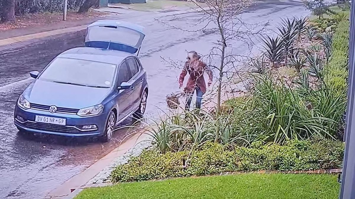 Man’s NOT Barry Roux tweet media