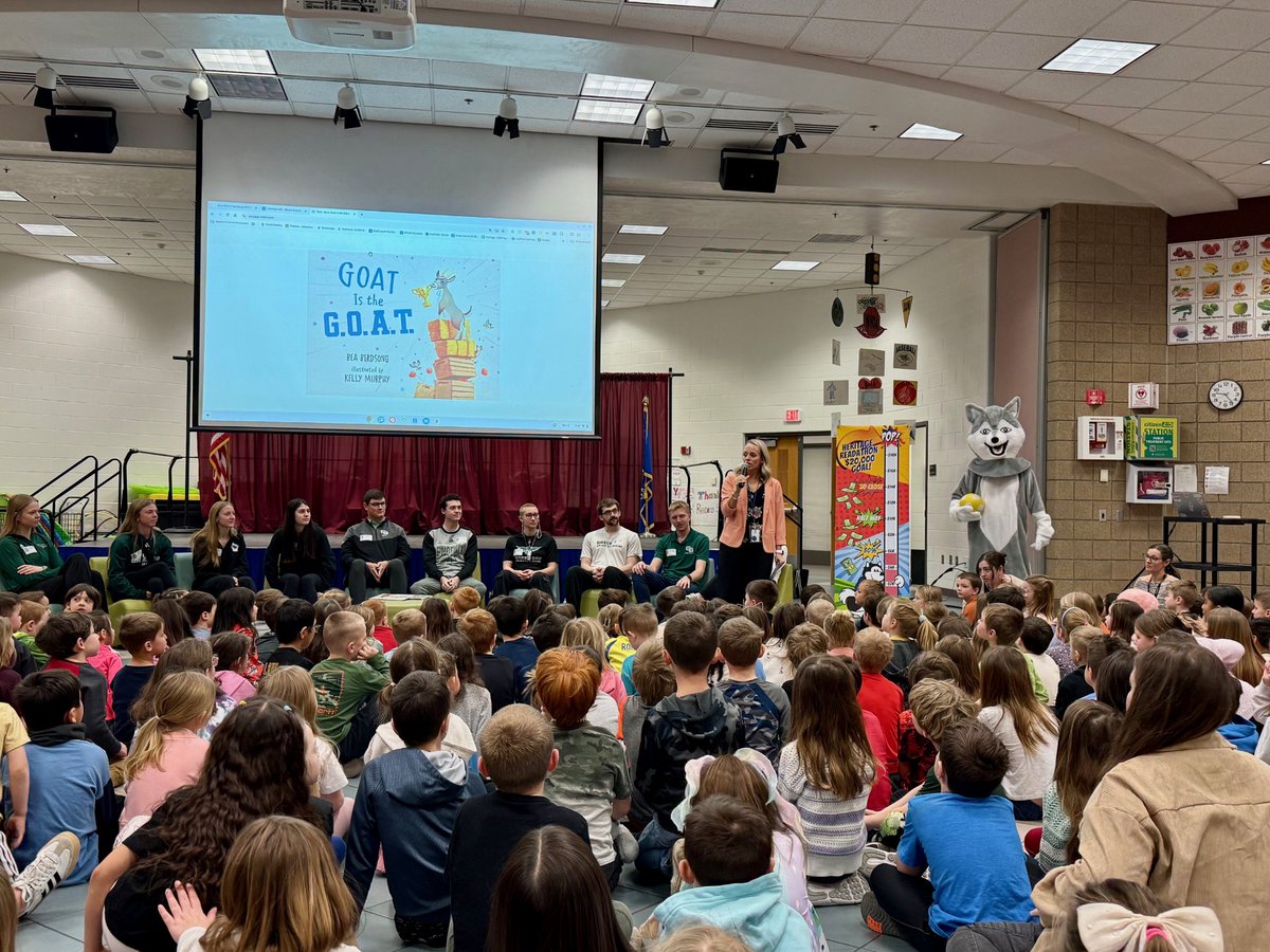GBPhoenix's tweet photo. Some Phoenix student-athletes attended an assembly at the Heritage Hill Elementary Read-A-Thon to help promote reading this March! 📚

#ReadWithUs https://t.co/xFZUQUBbX7