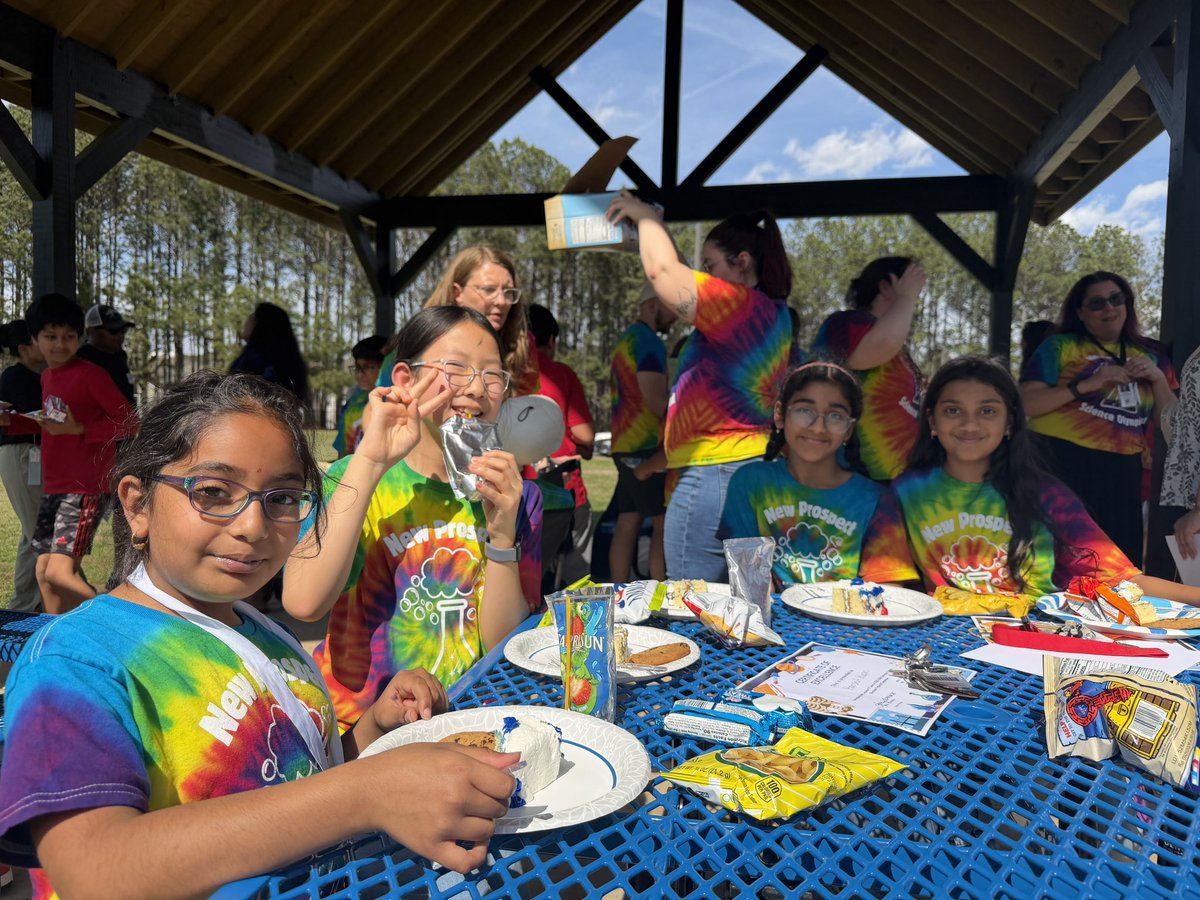 Amy Booms Lemons tweet media