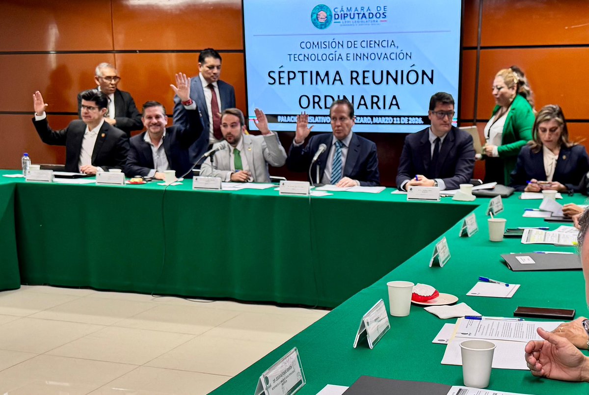 Eruviel Ávila tweet media