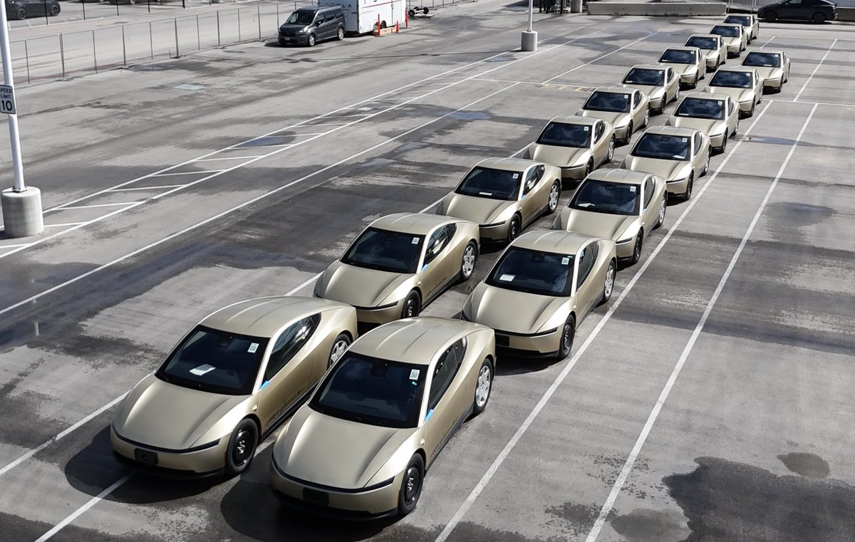 Tsla Chan tweet media