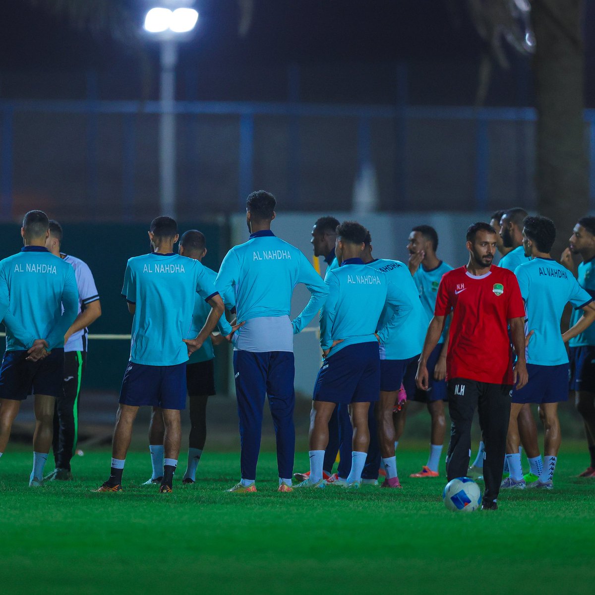 نادي النهضة العماني tweet media