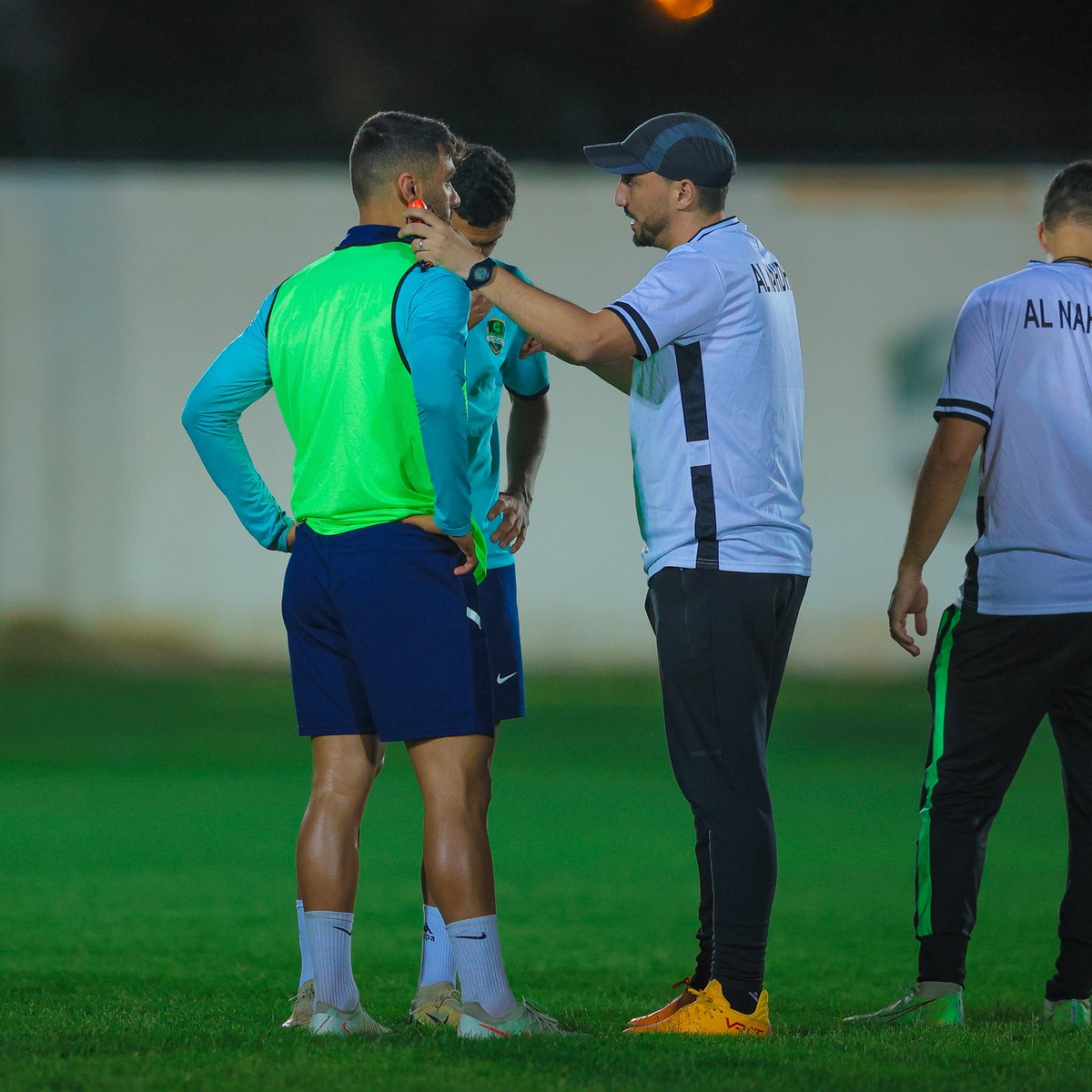 نادي النهضة العماني tweet media