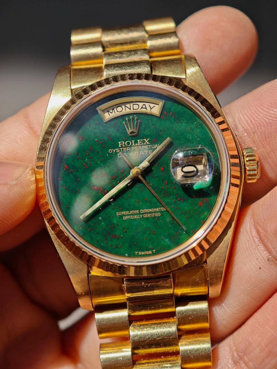 Shtreetwear's tweet photo. Rare Bloodstone Dial Rolex https://t.co/lqGM2gLrlL