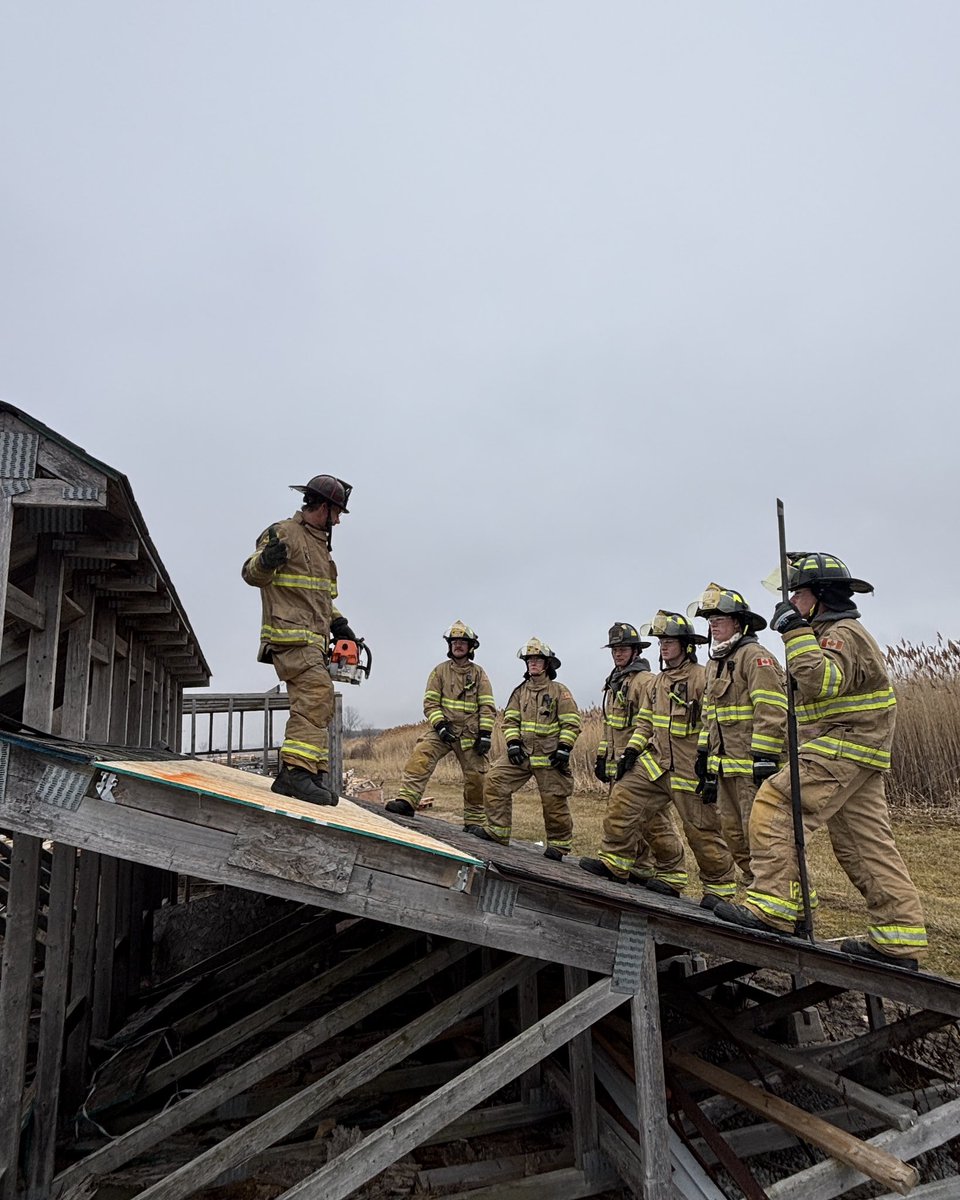 Sarnia Fire Rescue tweet media