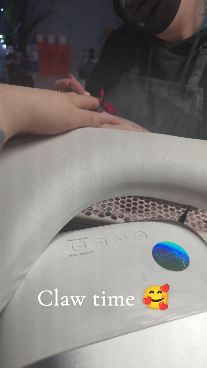 CurvyChick18 tweet media