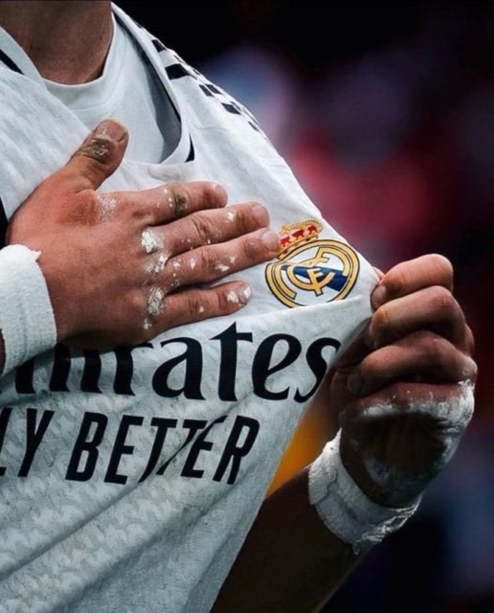 Siempre con este escudo, Real Madrid te amo y te amaré siempre. 🤍