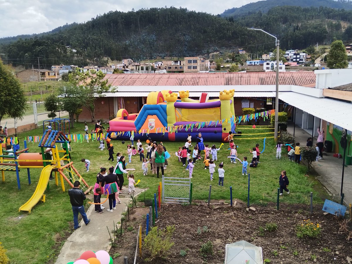Edilma_Galvis's tweet photo. #BienestarBoyacá | Sogamoso ahora cuenta con los Centros de Desarrollo Infantil Morada del Sol y Senderitos del Saber. Con estos espacios fortalecemos la atención integral y los entornos protectores para la primera infancia en el departamento.  #BienestarEsPrimeraInfancia https://t.co/lBzfsMLX6q