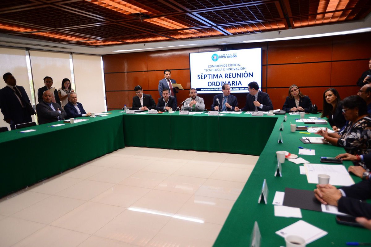 Eruviel Ávila tweet media