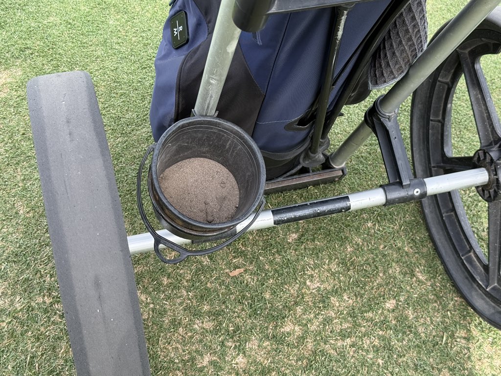 Rick Golfs tweet media