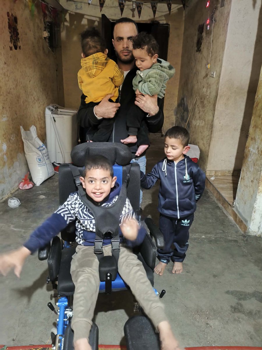 I won’t forgive anyone who sees this post and ignores me.
Pause for just 5 seconds.
Help my family with even £10 to provide food.
If you can’t donate, leave a dot — it speaks louder than silence.
gofundme.com/f/donate-to-he…